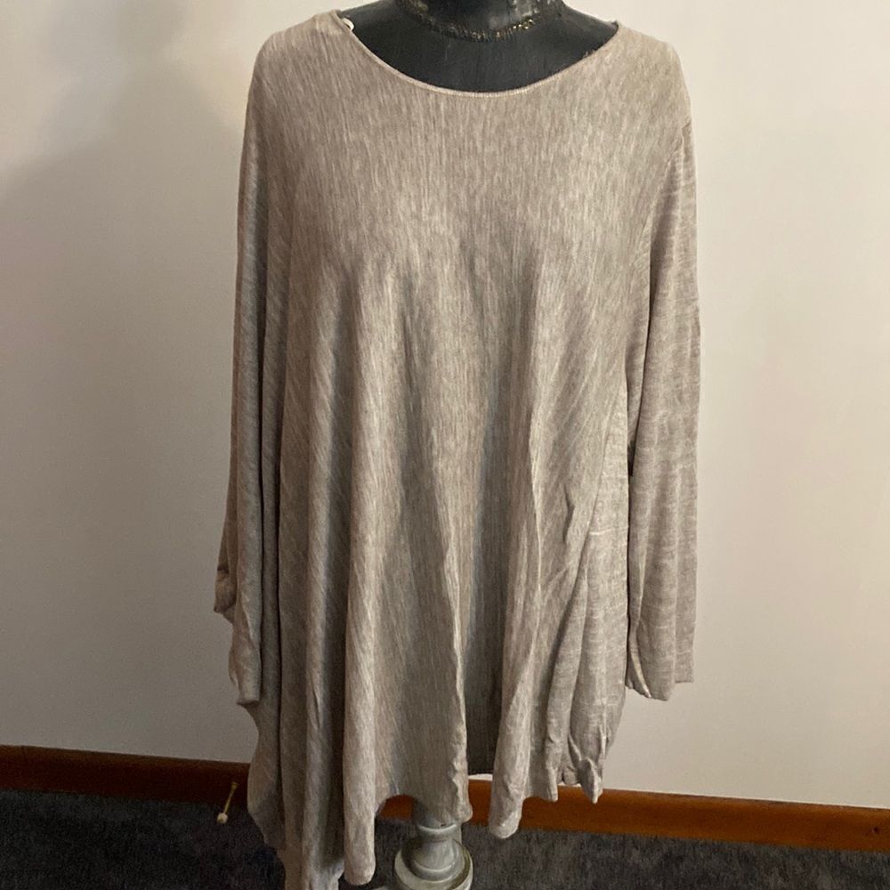 Gibson & Latimer 1 shoulder asymmetrical poncho, size 3X